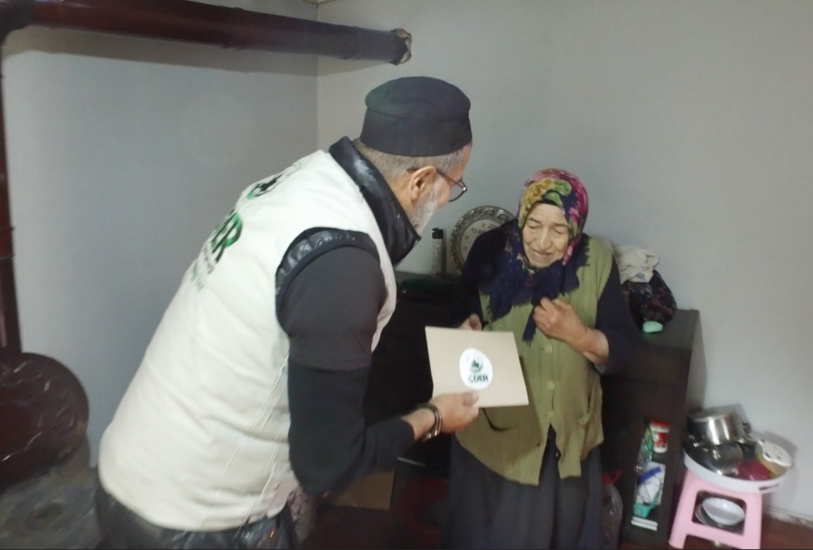 İstanbul'da ihtiyaç sahiplerine dokunmaya devam ediyoruz. 